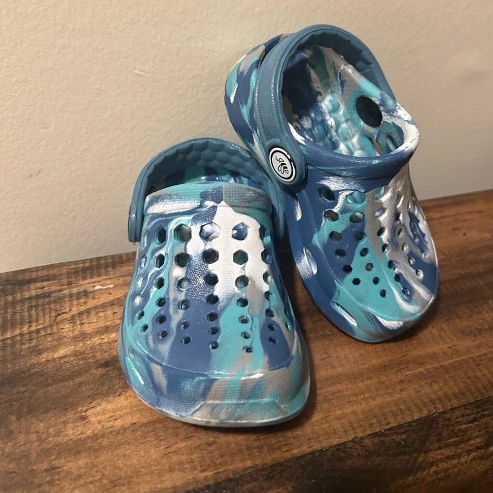 Joybees Baby Size 4/5 Blue, Green & White Tie Dye Slip On Clog Waterproof Summer